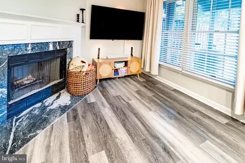 Living - 2109 Commodore Ct, Odenton, MD 21113 photo 3 of 4