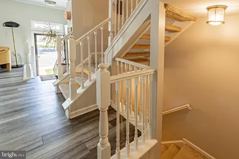 Entry Way - 2109 Commodore Ct, Odenton, MD 21113 photo 4 of 11