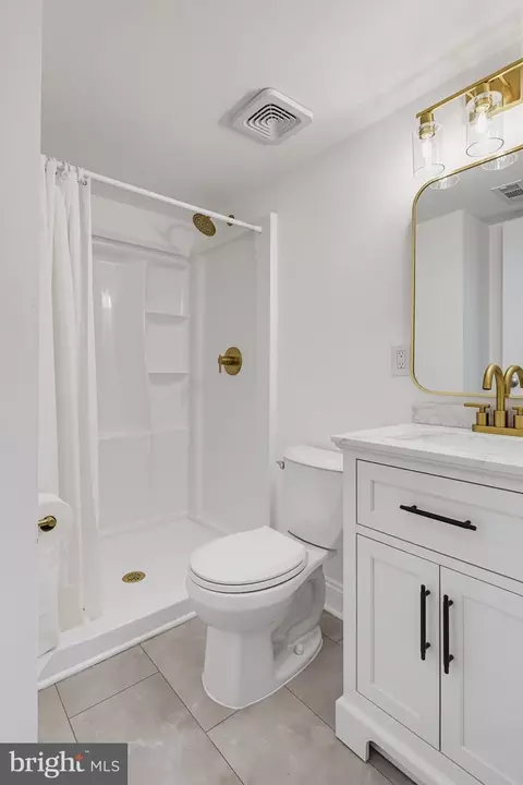 Bath - 1424 Boulder Ln, Hanover, MD 21076 photo 3 of 3