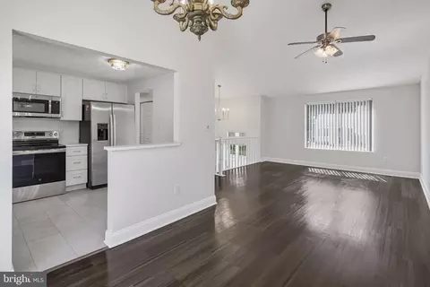 Living - 1424 Boulder Ln, Hanover, MD 21076 photo 5 of 7