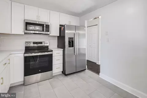 Entry Way - 1424 Boulder Ln, Hanover, MD 21076 photo 1 of 1