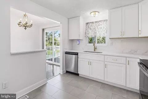 Kitchen - 1424 Boulder Ln, Hanover, MD 21076 photo 2 of 2