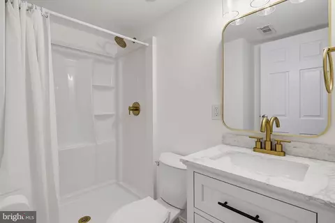 Bath - 1424 Boulder Ln, Hanover, MD 21076 photo 1 of 3