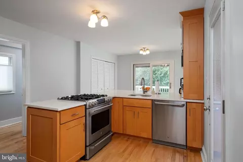 Kitchen - 412 Third St, Annapolis, MD 21403 photo 2 of 3