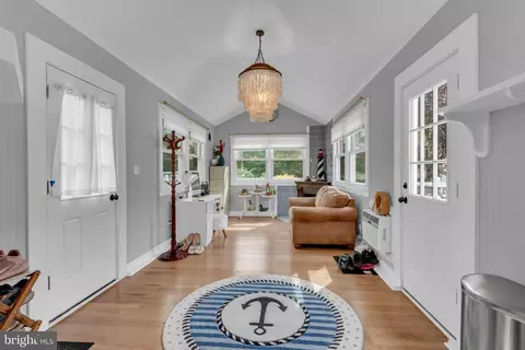 Entry Way - 1197 Carrs Rd, Annapolis, MD 21409 photo 4 of 6