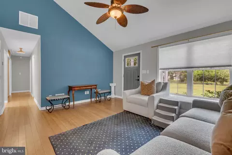 Entry Way - 1197 Carrs Rd, Annapolis, MD 21409 photo 2 of 6