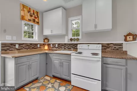Kitchen - 1197 Carrs Rd, Annapolis, MD 21409 photo 4 of 4