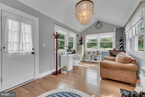 Entry Way - 1197 Carrs Rd, Annapolis, MD 21409 photo 5 of 6