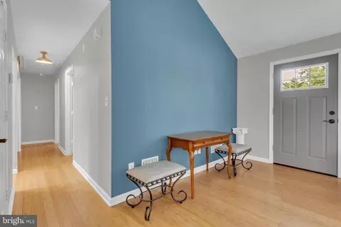 Entry Way - 1197 Carrs Rd, Annapolis, MD 21409 photo 3 of 6