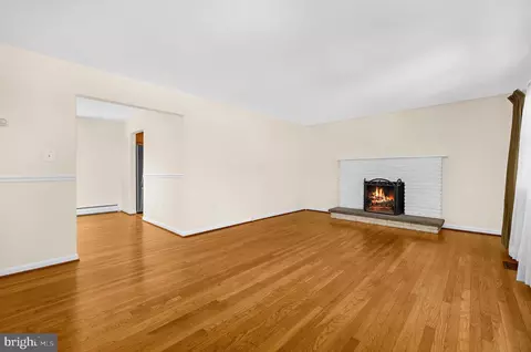Living - 577 Brock Bridge Rd, Laurel, MD 20724 photo 1 of 4