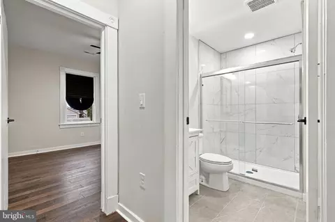 Entry Way - 405 Doris Ave, Brooklyn, MD 21225 photo 5 of 8