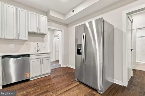 Entry Way - 405 Doris Ave, Brooklyn, MD 21225 photo 1 of 8