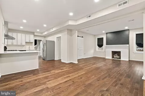 Living - 405 Doris Ave, Brooklyn, MD 21225 photo 5 of 5