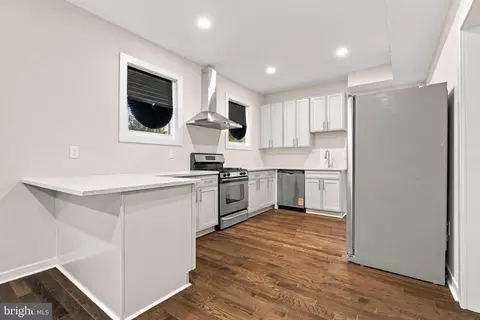 Kitchen - 405 Doris Ave, Brooklyn, MD 21225 photo 1 of 1