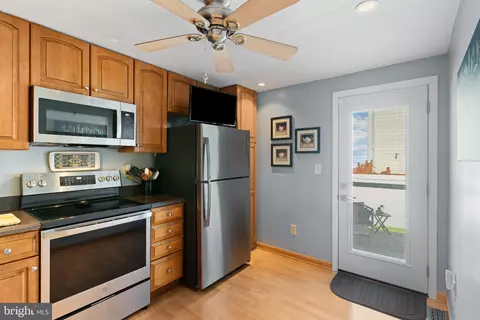 Kitchen - 3604 Chadwick Ct, Pasadena, MD 21122 photo 4 of 4