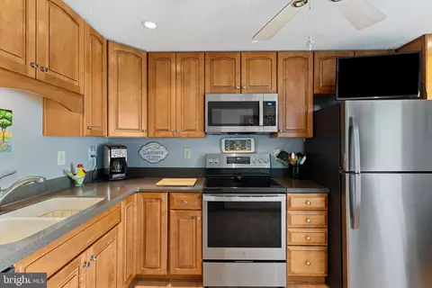 Kitchen - 3604 Chadwick Ct, Pasadena, MD 21122 photo 3 of 4