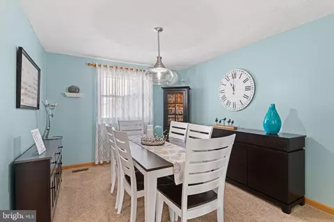 Dining - 3604 Chadwick Ct, Pasadena, MD 21122 photo 3 of 3