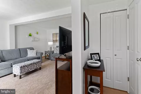 Entry Way - 3604 Chadwick Ct, Pasadena, MD 21122 photo 1 of 3