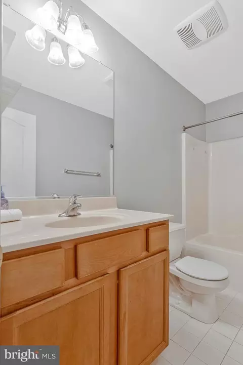 Bath - 3602 2nd Ave, Edgewater, MD 21037 photo 6 of 8