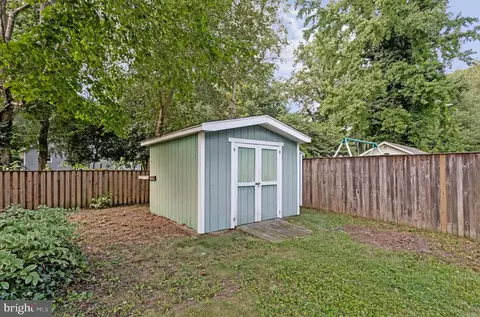 Exterior - 3602 2nd Ave, Edgewater, MD 21037 photo 9 of 11