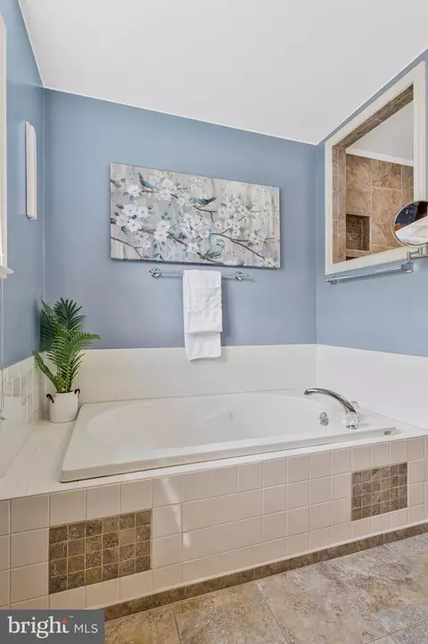 Bath - 3602 2nd Ave, Edgewater, MD 21037 photo 5 of 8