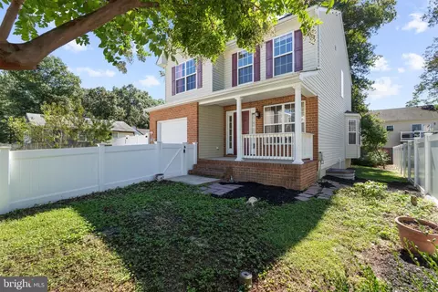 Exterior - 909 8th St, Pasadena, MD 21122 photo 6 of 10