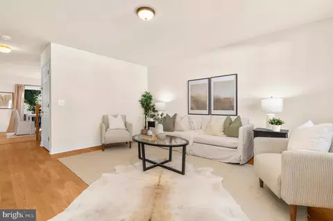 Living - 909 8th St, Pasadena, MD 21122 photo 1 of 2