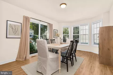 Dining - 909 8th St, Pasadena, MD 21122 photo 2 of 4