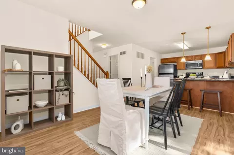 Dining - 909 8th St, Pasadena, MD 21122 photo 1 of 4