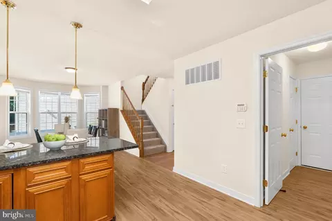 Entry Way - 909 8th St, Pasadena, MD 21122 photo 2 of 2