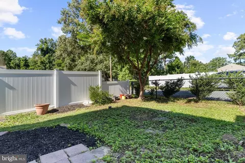 Exterior - 909 8th St, Pasadena, MD 21122 photo 5 of 10