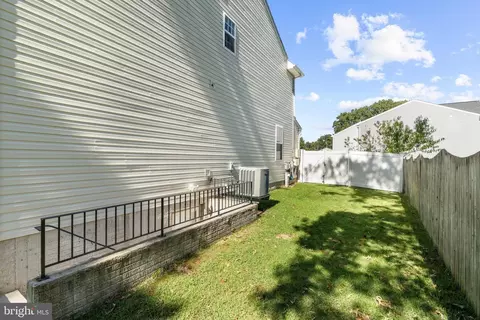 Exterior - 909 8th St, Pasadena, MD 21122 photo 8 of 10