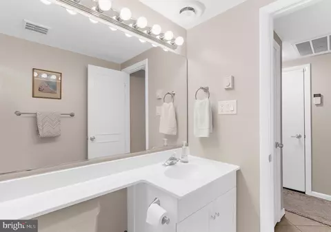 Bath - 176 Cardamon Dr, Edgewater, MD 21037 photo 4 of 5