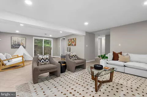 Living - 176 Cardamon Dr, Edgewater, MD 21037 photo 4 of 4