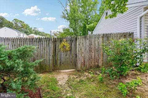 Exterior - 7907 Leeds Dr, Pasadena, MD 21122 photo 3 of 10