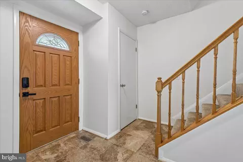 Entry Way - 7907 Leeds Dr, Pasadena, MD 21122 photo 1 of 2