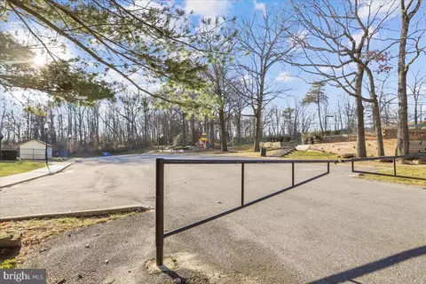 Exterior - 7907 Leeds Dr, Pasadena, MD 21122 photo 10 of 10