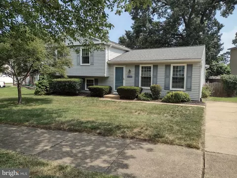 7917 Royal Mint Pl, Pasadena, MD 21122 photo 3