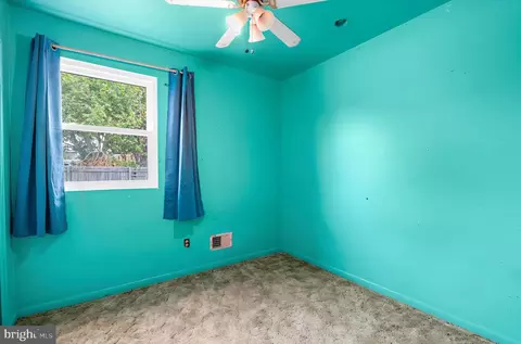 Bedroom - 1087 Fitz Ct, Pasadena, MD 21122 photo 3 of 6
