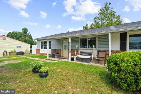 Exterior - 1087 Fitz Ct, Pasadena, MD 21122 photo 3 of 9