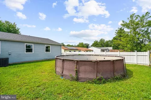 Exterior - 1087 Fitz Ct, Pasadena, MD 21122 photo 6 of 9