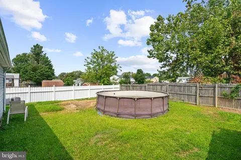Exterior - 1087 Fitz Ct, Pasadena, MD 21122 photo 8 of 9