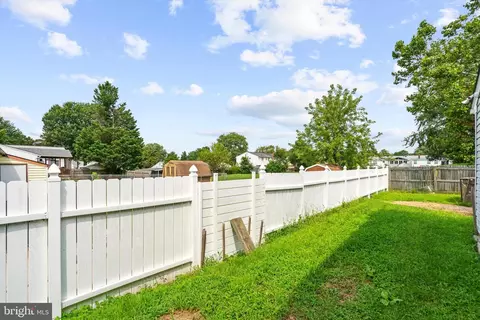 Exterior - 1087 Fitz Ct, Pasadena, MD 21122 photo 4 of 9
