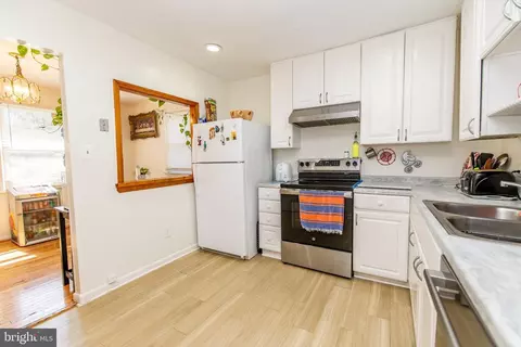Kitchen - 1920 Potomac Rd, Edgewater, MD 21037 photo 1 of 2