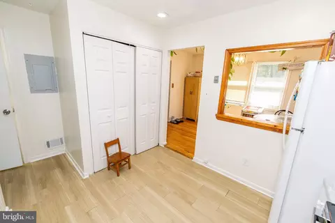 Entry Way - 1920 Potomac Rd, Edgewater, MD 21037 photo 2 of 3