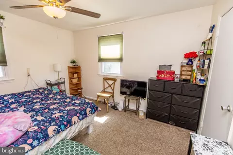 Bedroom - 1920 Potomac Rd, Edgewater, MD 21037 photo 5 of 7
