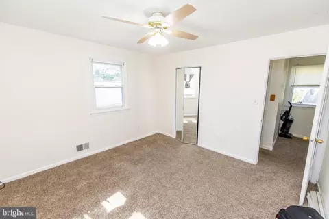 Bedroom - 1920 Potomac Rd, Edgewater, MD 21037 photo 2 of 7