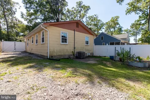 Exterior - 2109 Shore Dr, Edgewater, MD 21037 photo 8 of 9