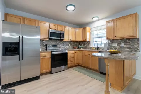 Kitchen - 2109 Shore Dr, Edgewater, MD 21037 photo 3 of 4