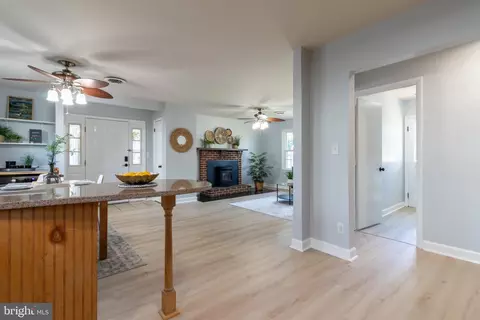 Entry Way - 2109 Shore Dr, Edgewater, MD 21037 photo 1 of 2